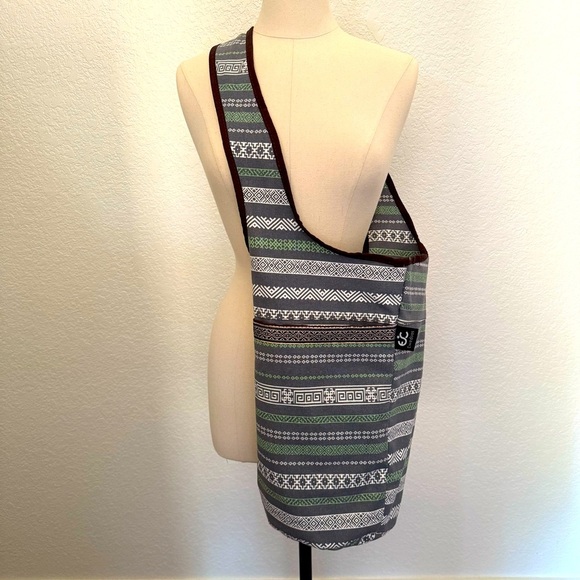 Ewedoos Yoga Mat Canvas Crossbody Bag~NWOT - Picture 2 of 9